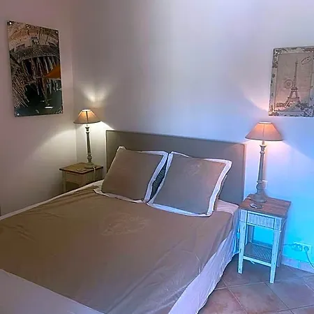Lone Star House Bed & Breakfast 4*