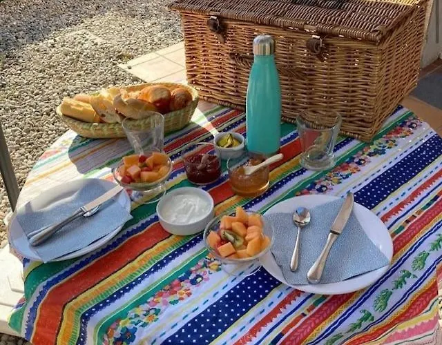 Lone Star House Bed & Breakfast 4*